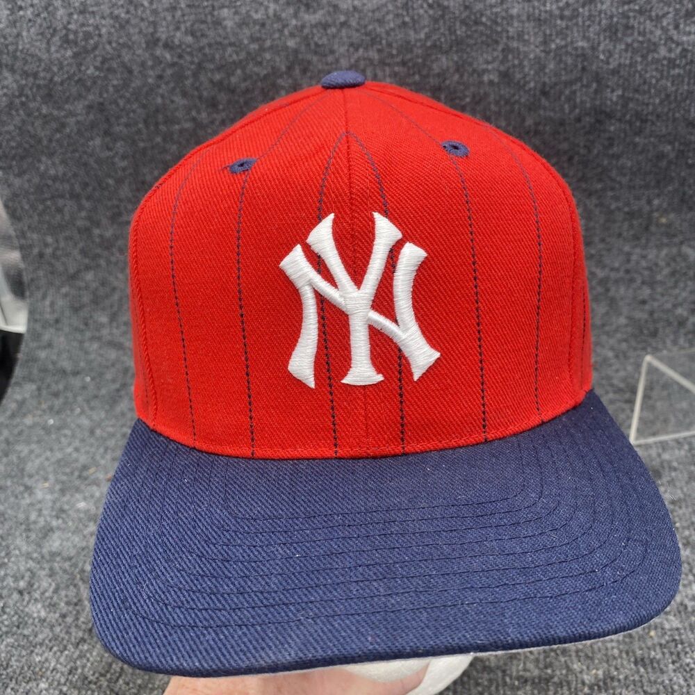 Vintage New York Yankees Pinstripe Snapback Hat Red Blue Grosscap MLB Deadstock